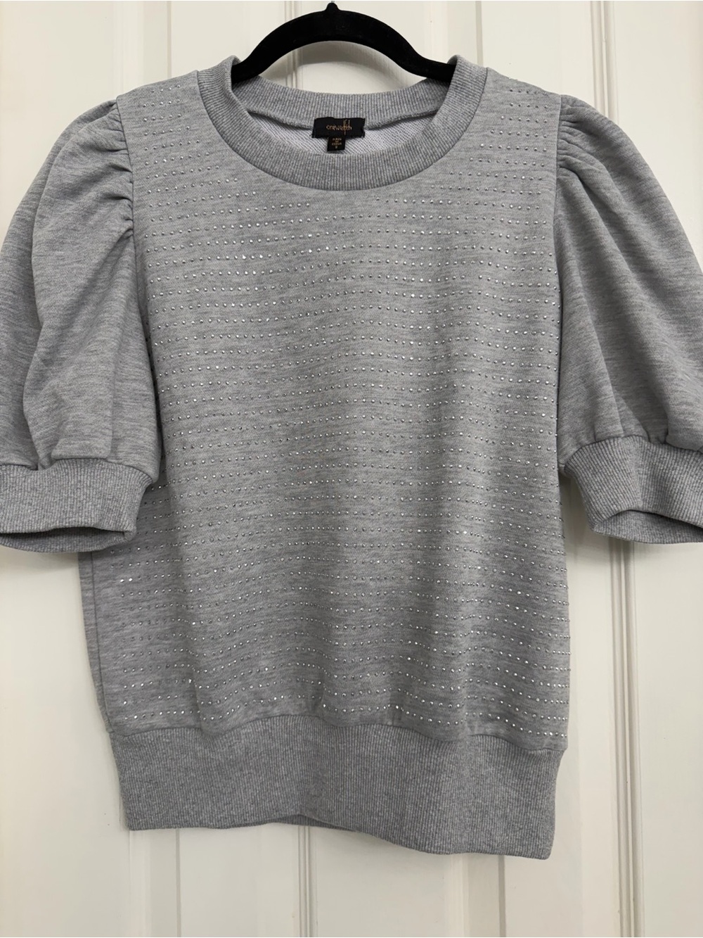 Treasure & Bond Silver-Accent Light Gray Puff Sleeve Top